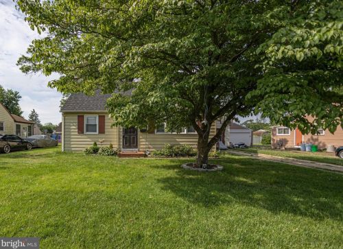 146 Gloucester Pike, Barrington, NJ 08007-1246
