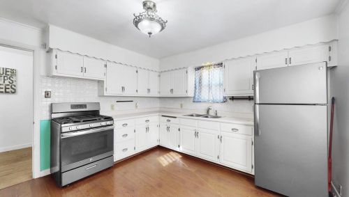 1174 Kellogg St, Green Bay, WI 54303-3015