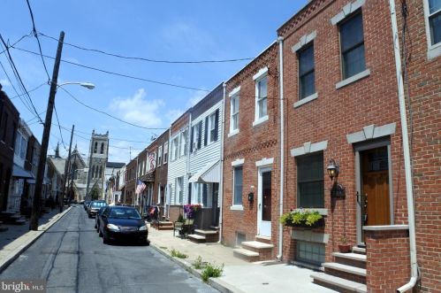 203 Gerritt St, Philadelphia PA  19147-6012 exterior