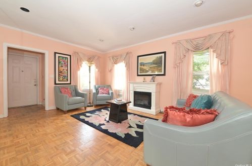 197-13 Mclaughlin Ave, Jamaica, NY 11423-1137