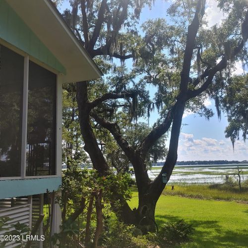 46 Meridian Rd, Beaufort, SC 29907-1404