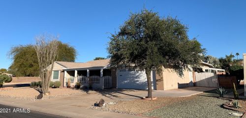 10130 Brookside Dr, Sun City, AZ 85351-1256
