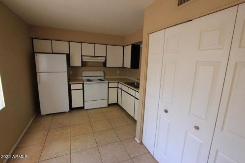 452 9th Ave, Mesa, AZ 85204-4163