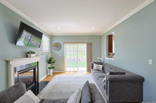 48 Avoncroft Ln, Middletown NY  10940-5086 exterior
