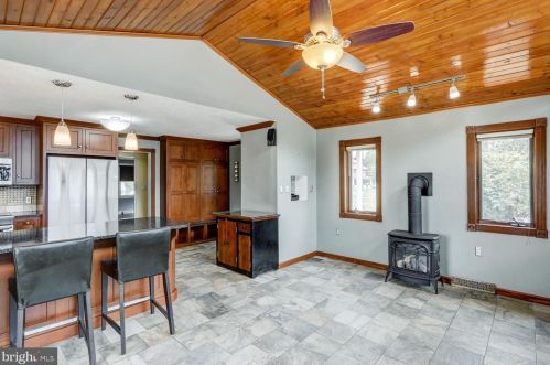 131 Church St, Schoeneck, PA 17578-9529