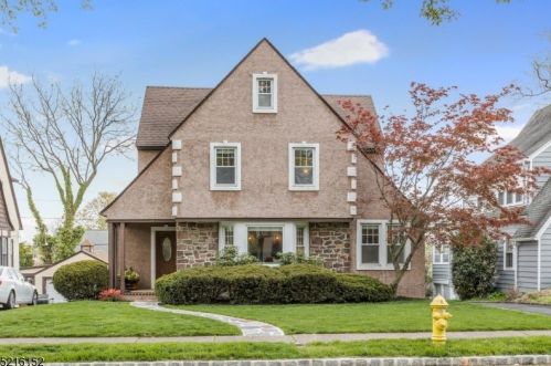 119 Stonehouse Rd, Glen Ridge, NJ 07028-1719