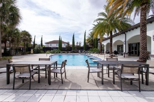 8035 Chilton Dr, Orlando FL 32836 exterior