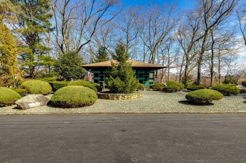106 Northbridge Ave, Warwick, RI 02886-2824