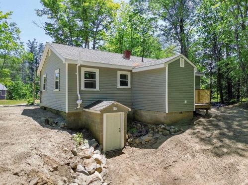 429 Main St, Danville NH  03819-3135 exterior