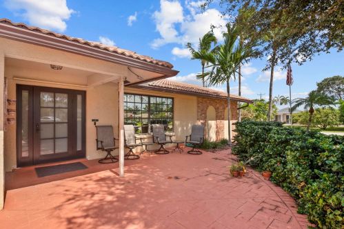 698 Heron Dr, Delray Beach, FL 33444-1847