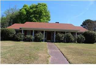 525 Carol Villa Dr, Montgomery AL  36109-4904 exterior
