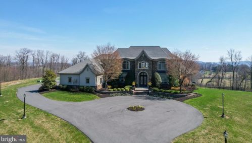 275 Mccoy Ln, Dauberville, PA 19533-9296