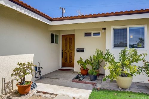5880 Los Molinos Dr, Buena Park, CA 90620-2733