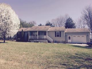 155 Heritage Ln, Hardy, VA 24101-3219