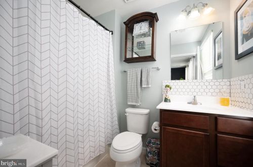 318 Bluecoat St, Dover DE  19901-8862 exterior