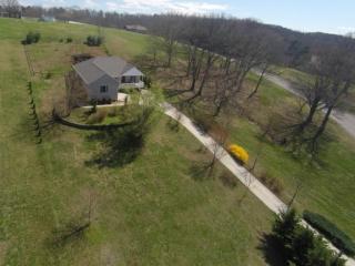 2436 Whisper Creek Dr, Friendsville, TN 37737-2548