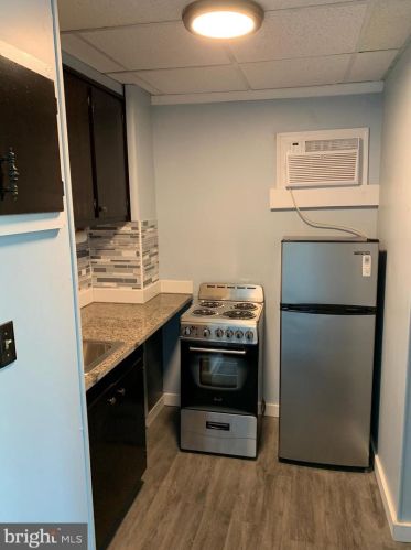 1723 Paxton St, Harrisburg PA 17104-2636 exterior