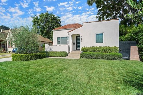 1207 Reynolds Dr, Glendale, CA 91205-3535