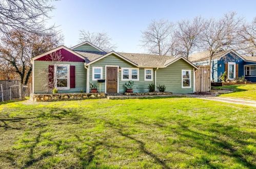 6221 Calmont Ave, Fort Worth, TX 76116-4619