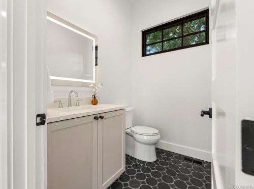 1060 Steele St, Denver CO  80206-3420 exterior