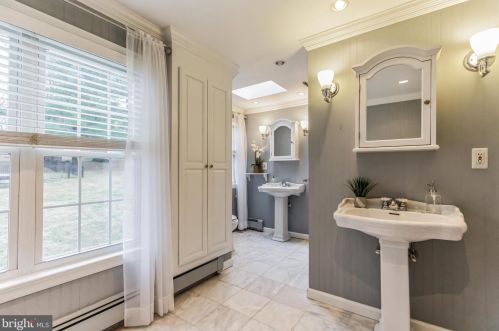 536 Woodlea Ln, Berwyn PA 19312-1458 exterior