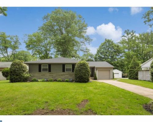 823 Wayside Ln, Tavistock, NJ 08033-1047