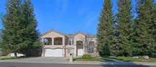 7637 Bain Ave, Fresno, CA 93722-2253