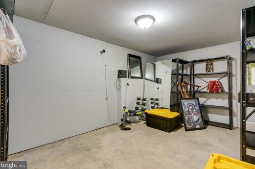 3483 Madelyn Ct, Woodbridge VA  22192-6472 exterior