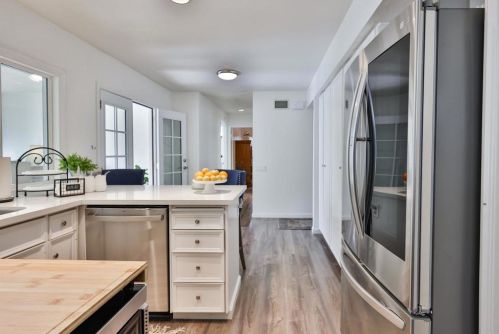 16670 Bernardo Oaks Dr, San Diego CA  92128-2837 exterior