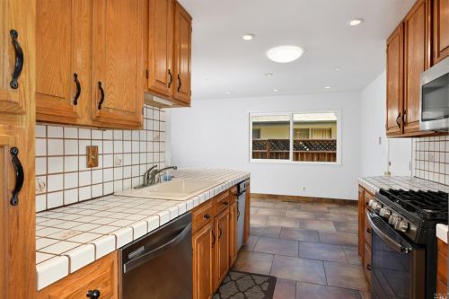805 Jack London Dr, Santa Rosa CA  95409-3512 exterior