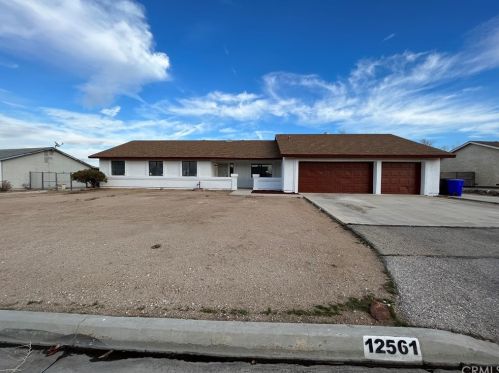12561 Mystic Dr, Victorville, CA 92392-9406
