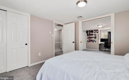 19558 Loudoun Orchard Rd, Leesburg VA  20175-6806 exterior