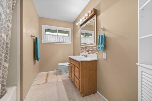 5129 Camden Rd, Madison WI 53716-2810 exterior