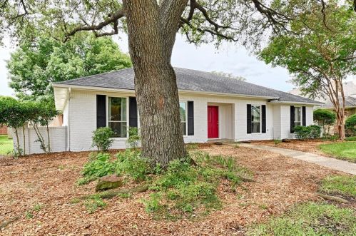 1319 Huntington Dr, Richardson TX  75080-2810 exterior