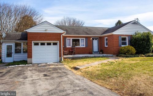 325 Bondsville Rd, Downingtown, PA 19335-2106