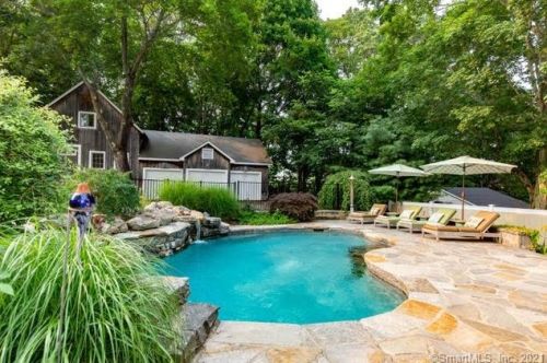 15 Johnson Pl, Norwich, CT 06360-4901