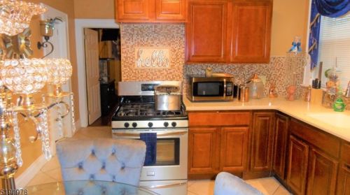 35 Oak Ave, Irvington NJ 07111-3851 exterior