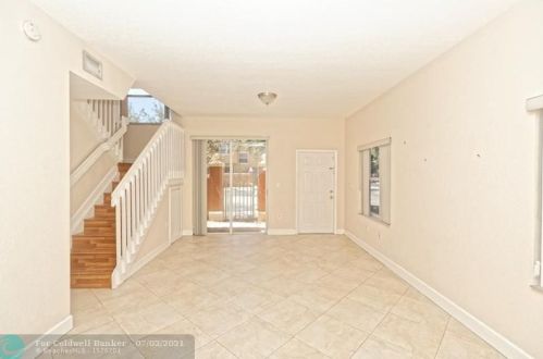 704 106th Ave, Hollywood FL  33025-6911 exterior