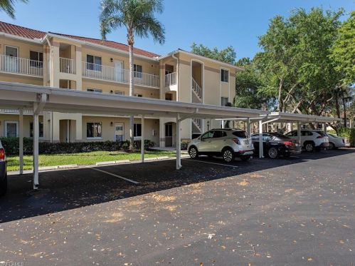 3675 Amberly Cir, Naples, FL 34112-2829