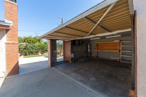 5938 Sunfield Ave, Lakewood CA  90712-1823 exterior