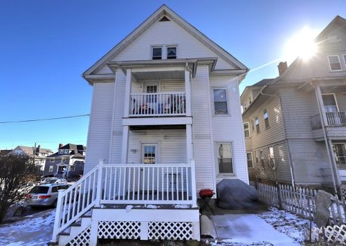 60 Savoy St, Bridgeport, CT 06606-4157