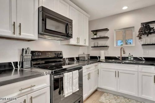 2013 66 St, Scottsdale AZ 85251-6120 exterior