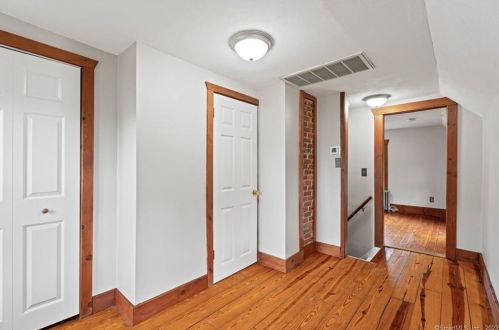 1305 Main St, Wapping CT  06074-2454 exterior