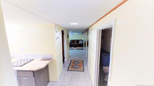 170 Giddings Ave, Windsor CT 06095-3743 exterior