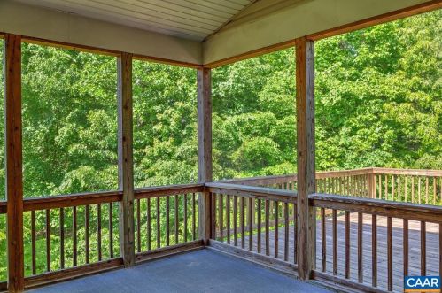 17 Shortwood Cir, Bybee VA  22963-2747 exterior