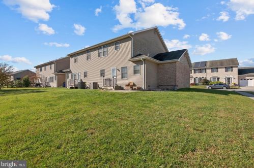 106 Marble House Dr, Bear DE  19701-4028 exterior