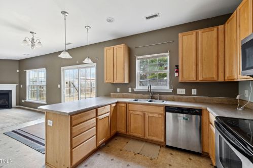 201 Willow Ridge Dr, Sanford NC  27332-8147 exterior