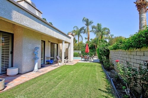 64 Sierra Madre Way, Rancho Mirage CA  92270-3933 exterior