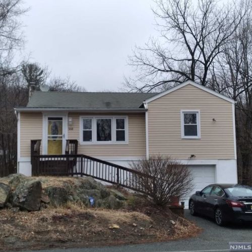 568 Macopin Rd, West Milford Lakes NJ  07480-3903 exterior