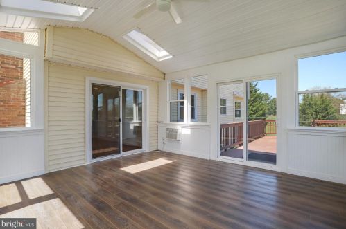 10624 Cavalcade St, Great Falls VA  22066-2427 exterior